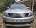 Toyota Fortuner V 2014 - Bán Toyota Fortuner (V) sàn xuất 2014, màu bạc, gia đình sử dụng kỹ zin 98%