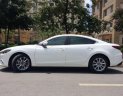 Mazda 6 2.0L 2017 - Bán Mazda 6 2.0 đời 2017, màu trắng như mới, giá chỉ 869 triệu