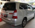 Toyota Innova 2.0V 2016 - Cần bán gấp Toyota Innova 2.0V năm 2016, màu bạc