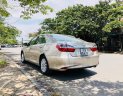 Toyota Camry 2.0E 2015 - Cần bán xe Toyota Camry 2.0E năm 2015 như mới, giá 885tr