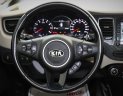 Kia Rondo 2.0 GATH 2017 - Bán xe Kia Rondo 2.0 GATH sản xuất năm 2017, màu trắng