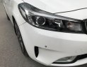 Kia Cerato 1.6AT 2017 - Cần bán gấp Kia Cerato 1.6AT đời 2017, màu trắng, giá chỉ 618 triệu