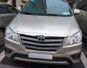 Toyota Innova E 2015 - Cần tiền bán gấp Toyota Innova E đời 2015, xe như mới