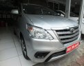 Toyota Innova 2.0E 2015 - Bán Toyota Innova 2.0E đời 2015, màu bạc số sàn