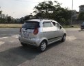 Chevrolet Spark 2010 - Bán Chevrolet Spark đời 2010, màu bạc xe gia đình, 125tr