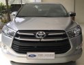 Toyota Innova 2.0E 2016 - Cần bán gấp Toyota Innova 2.0E đời 2016, màu bạc như mới, 695 triệu