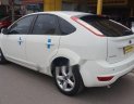 Ford Focus 2011 - Cần bán lại xe Ford Focus đời 2011, màu trắng chính chủ, 385 triệu