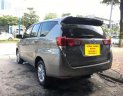 Toyota Innova 2.0E 2017 - Cần bán xe Toyota Innova 2.0E năm sản xuất 2017, màu xám, giá chỉ 719 triệu