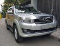 Toyota Fortuner   G  2014 - Cần bán gấp Toyota Fortuner G đời 2014, màu bạc xe gia đình giá tốt