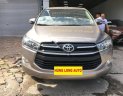 Toyota Innova 2.0E 2017 - Cần bán xe Toyota Innova 2.0E năm sản xuất 2017, màu xám, giá chỉ 719 triệu