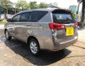 Toyota Innova 2.0E 2018 - Cần bán lại xe Toyota Innova 2.0E sản xuất năm 2018, màu bạc