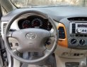 Toyota Innova G 2011 - Cần bán Toyota Innova G năm sản xuất 2011, màu bạc xe gia đình, 475tr