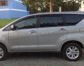 Toyota Innova 2.0E 2017 - Cần bán gấp Toyota Innova 2.0E 2017, màu bạc, 630tr