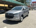 Toyota Innova 2.0 E MT 2018 - Bán Toyota Innova đời 2018, màu bạc
