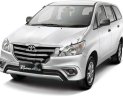 Toyota Innova 2016 - Bán xe Toyota Innova năm 2016, màu bạc số sàn, 659 triệu