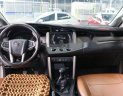 Toyota Innova   E 2.0MT  2017 - Bán Toyota Innova E 2.0MT đời 2017, màu bạc, giá chỉ 718 triệu