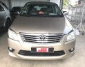 Toyota Innova 2.0E 2013 - Bán Innova E 2013, màu vàng cát