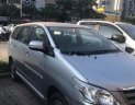 Toyota Innova 2016 - Bán xe Toyota Innova năm 2016, màu bạc số sàn, 659 triệu