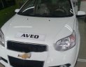 Chevrolet Aveo 2017 - Cần bán gấp Chevrolet Aveo sản xuất 2017, màu trắng, giá tốt