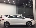 Hyundai Elantra 2018 - Bán ô tô Hyundai Elantra năm sản xuất 2018, màu đỏ giá cạnh tranh