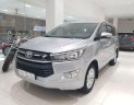 Toyota Innova 2017 - Bán xe Toyota Innova đời 2017, màu bạc số sàn, 725 triệu