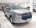 Toyota Innova 2017 - Bán xe Toyota Innova đời 2017, màu bạc số sàn, 725 triệu