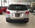 Kia Sorento 2.4AT 2014 - Cần bán lại xe Kia Sorento 2.4AT năm sản xuất 2014, màu bạc  