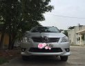 Toyota Innova E 2013 - Cần bán lại xe Toyota Innova E 2013, màu bạc xe gia đình, giá 485tr