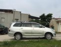 Toyota Innova E 2013 - Cần bán lại xe Toyota Innova E 2013, màu bạc xe gia đình, giá 485tr