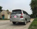 Toyota Innova E 2013 - Cần bán lại xe Toyota Innova E 2013, màu bạc xe gia đình, giá 485tr