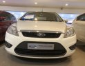 Ford Focus 1.8L  2011 - Bán xe Ford Focus 1.8L Hatchback đời 2011, màu trắng, xe chính hãng