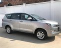 Toyota Innova 2.0E 2017 - Cần bán Toyota Innova 2.0E đời 2017, màu bạc, 705tr