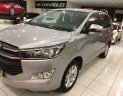 Toyota Innova 2.0E 2017 - Cần bán gấp Toyota Innova 2.0E năm 2017, màu bạc số sàn