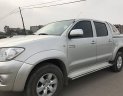 Toyota Hilux 2010 - Gia đình cần bán xe bán tải Hilux 2011, máy 3.0 hai cầu, số sàn, máy dầu