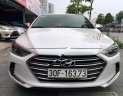 Hyundai Elantra 1.6AT 2017 - Cần bán lại xe Hyundai Elantra 1.6AT đời 2017, màu trắng còn mới