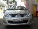 Toyota Innova 2010 - Cần bán gấp Toyota Innova đời 2010, màu bạc, giá tốt