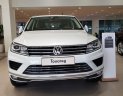 Volkswagen Touareg 2018 - Bán xe Volkswagen Touareg gía tốt, giao xe ngay, hỗ trợ ngân hàng 80% giá trị xe