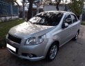 Chevrolet Aveo  LT 2017 - Cần bán xe Chevrolet Aveo LT sản xuất 2017, màu bạc xe gia đình