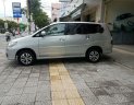 Toyota Innova 2.0E 2015 - Bán Toyota Innova 2.0E đời 2015, màu bạc, giá tốt