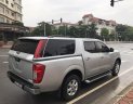 Nissan Navara E 2016 - Gia đình bán Nissan Navara E, đời 2016, màu bạc, đi hơn 2 vạn KM còn bảo hành hãng