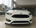 Ford Focus S sport 2018 - Bán Ford Focus S Sport 2018, chính hãng, mới 100% màu trắng, giao ngay, hỗ trợ trả góp LH: 0941.921.742