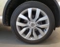 Volkswagen Touareg 2016 - Bán Volkswagen Touareg vàng cát - có sẵn - giao ngay- giao xe toàn quốc - liên hệ ngay để được giá tốt 0968028344