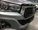 Toyota Hilux 2.8G AT  2018 - Bán xe Toyota Hilux 2.8L màu bạc giao ngay