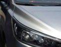 Toyota Innova 2017 - Bán xe Toyota Innova năm 2017, màu bạc chính chủ, giá tốt