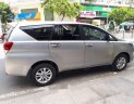 Toyota Innova   E 2.0  2017 - Cần bán gấp Toyota Innova E 2.0 đời 2017, màu bạc, 688tr