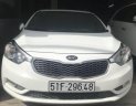 Kia K3 1.6AT 2015 - Cần bán xe Kia K3 1.6AT sản xuất 2015, màu trắng xe gia đình