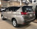 Toyota Innova 2.0E 2017 - Bán ô tô Toyota Innova 2.0E đời 2017, màu bạc, giá tốt