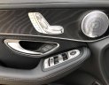 Mercedes-Benz GLC-Class  GLC-300 2017 - Cần bán lại xe Mercedes-Benz GLC-300 đời 2017 màu trắng, giá chỉ 2 tỷ 121 triệu