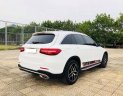 Mercedes-Benz GLC-Class  GLC-300 2017 - Cần bán lại xe Mercedes-Benz GLC-300 đời 2017 màu trắng, giá chỉ 2 tỷ 121 triệu