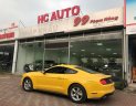 Ford Mustang 2.3 Ecoboost 2018 - Bán Ford Mustang 2.3 Ecoboost đời 2018, màu vàng, Nhập Mỹ, có sẵn giao ngay